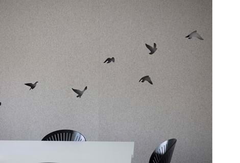 Filt gardin med fugle udskæringer på kontor (4)