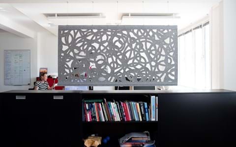 CoverSingle rumafskærmning i filt ophængt med wire (3)