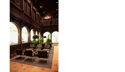 Filt afpasset tæppe i loungeområde