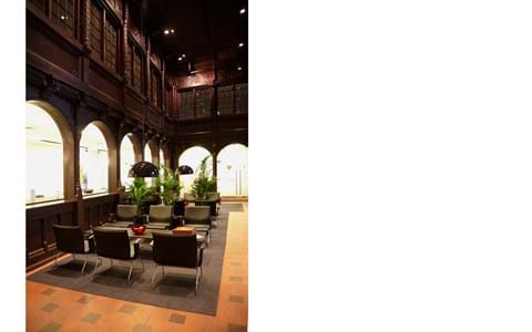 Filt afpasset tæppe i loungeområde