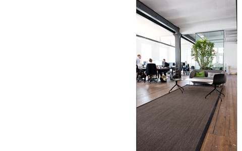 Rainmarks Loft-afpassede tæpper i sisal med kantebånd