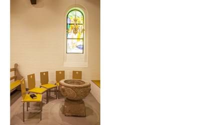 Altertæppe i kirke i Fraster filt