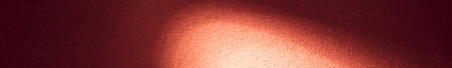 Fraster filt opklæbet på væg