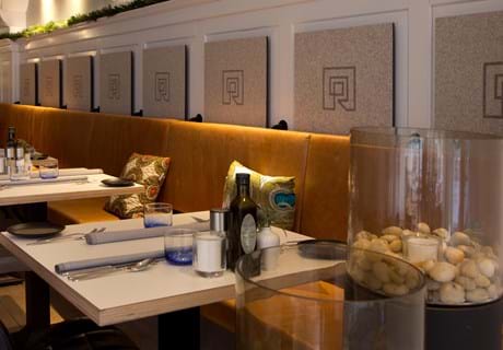 TwisterPlus akustikpanel med filt på Restaurant de Rozzario (1)