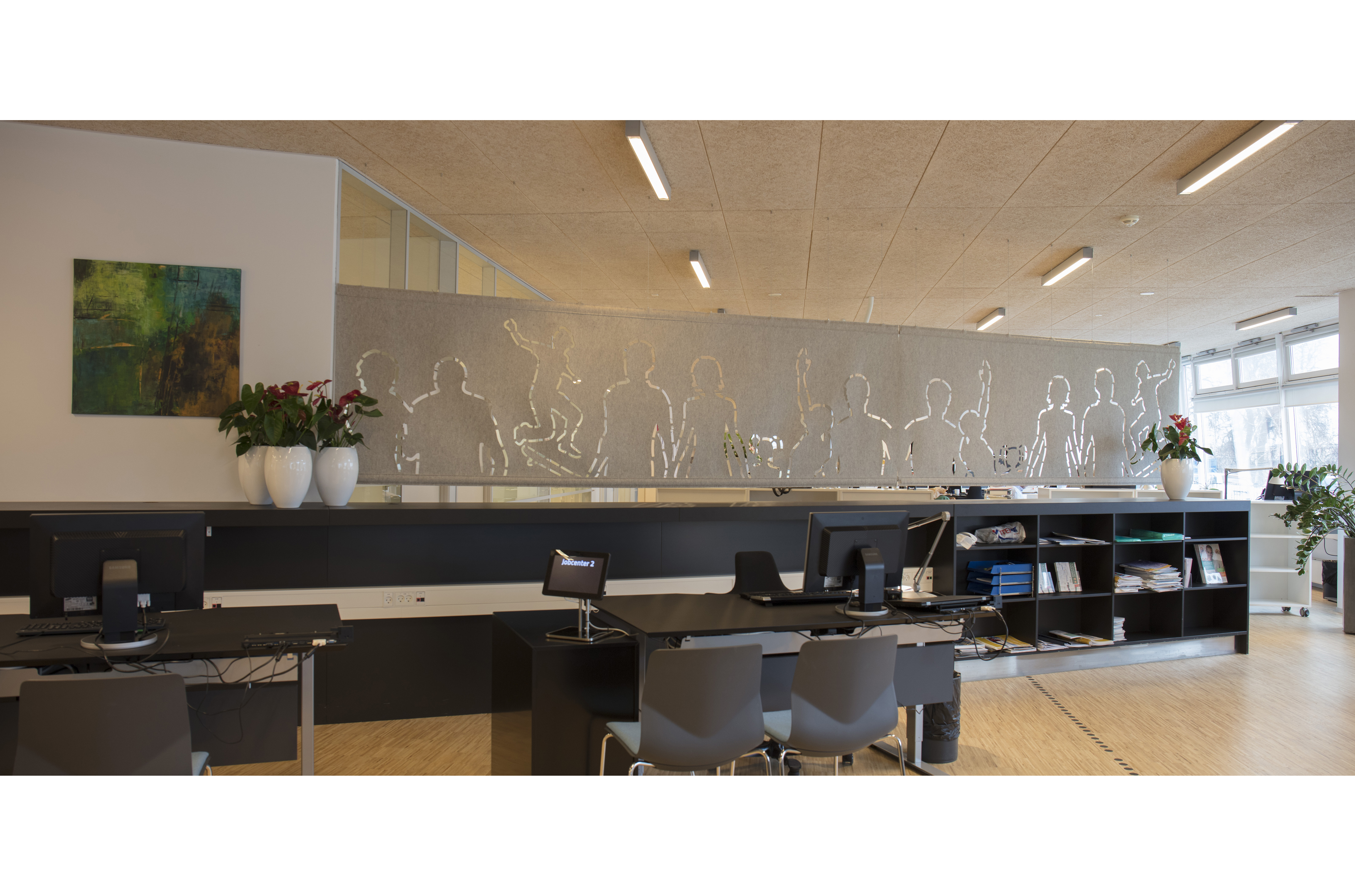 Filt som rumdeler udskåret med mønster