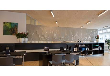 Filt som rumdeler udskåret med mønster