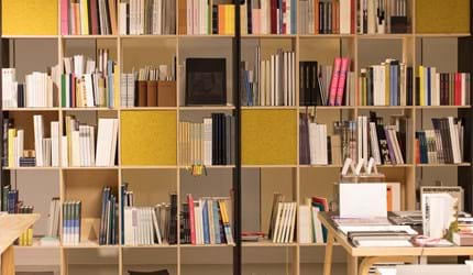 bogreoler med filt dekoration