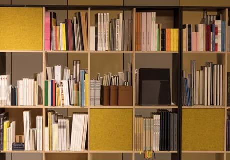 bogreoler med filt dekoration