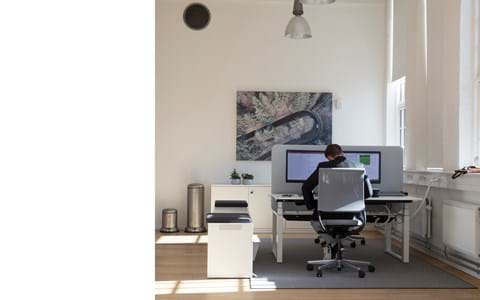 Arctic tæpper i kontor hos Mazda (6)