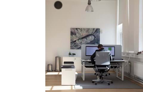 Arctic tæpper i kontor hos Mazda (6)