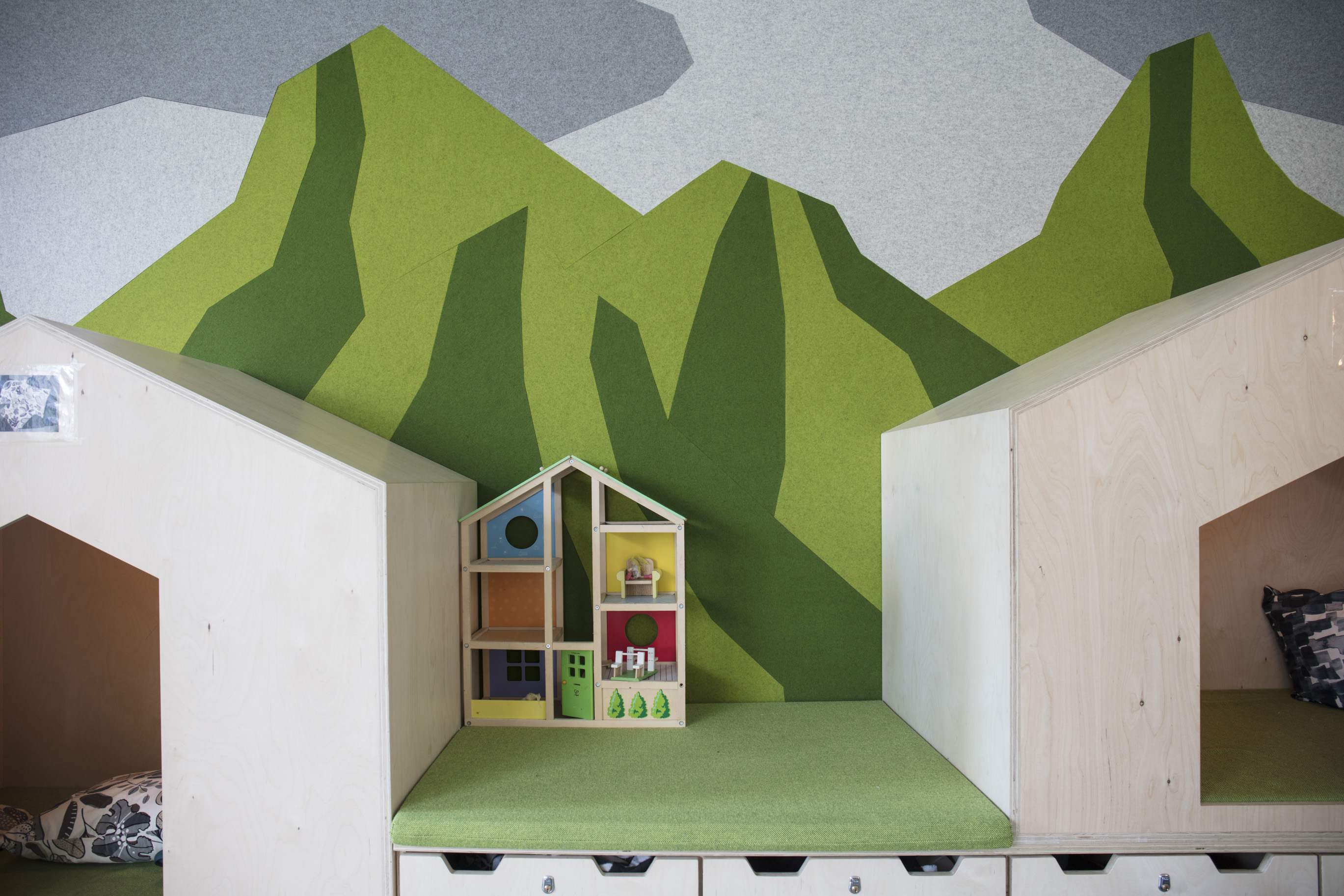 grøn uldfilt væg udsmykning