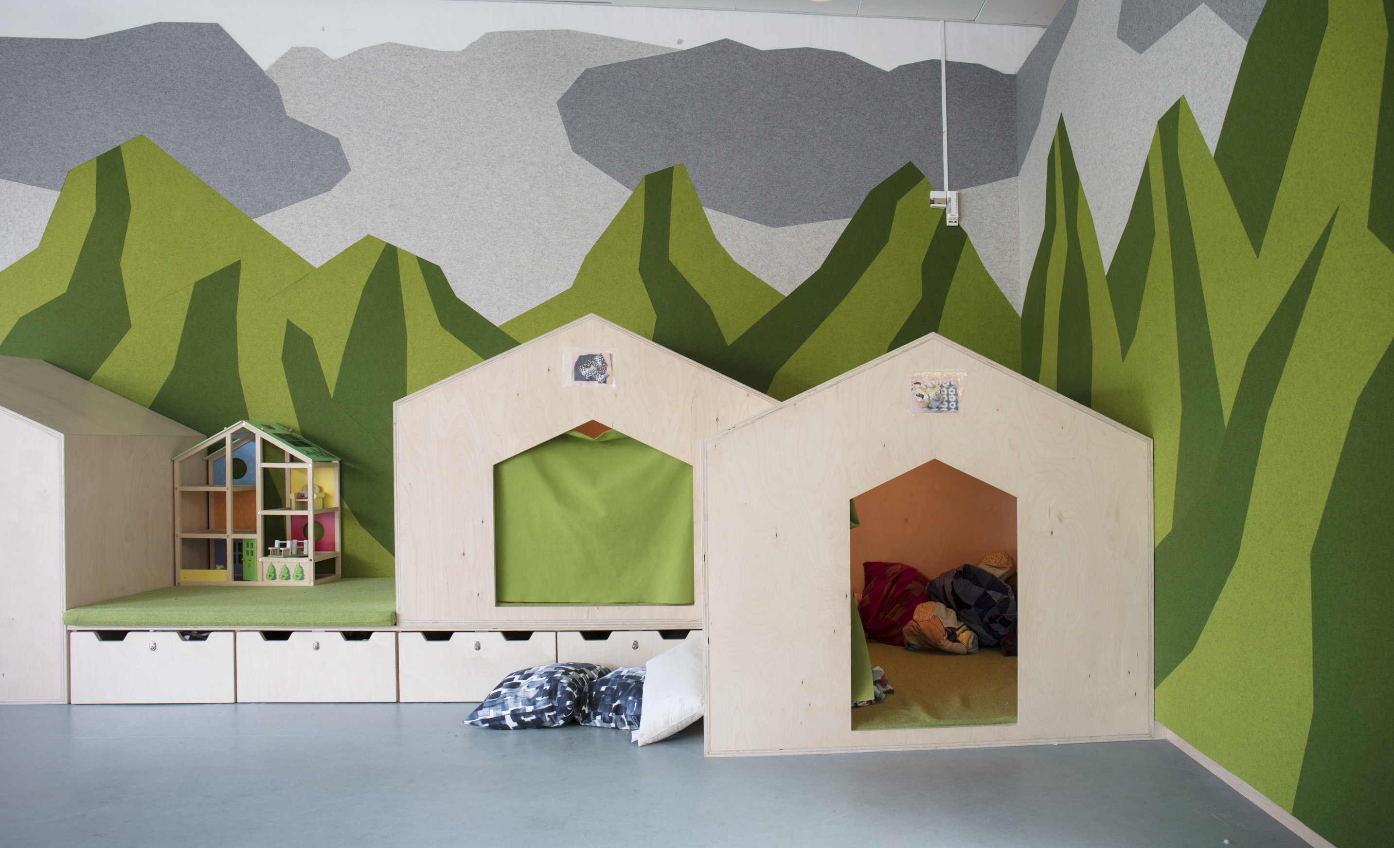 grøn uldfilt væg udsmykning