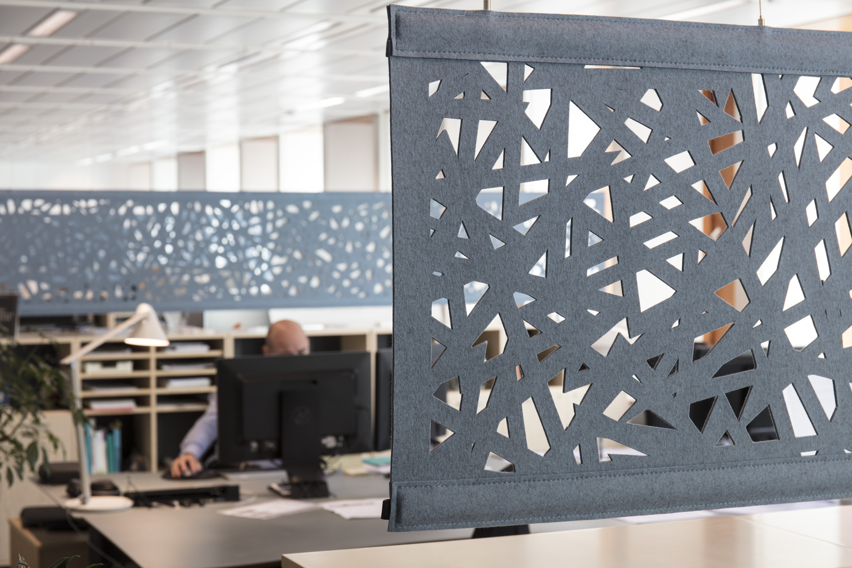 Økonomi og indenrigsministeriet, CoverSingle, fraster, filt, cover, rumafskærmning, roomdivider, akustik, uld filt, inspiration, design, indretning, afskærmning, filt på glas,