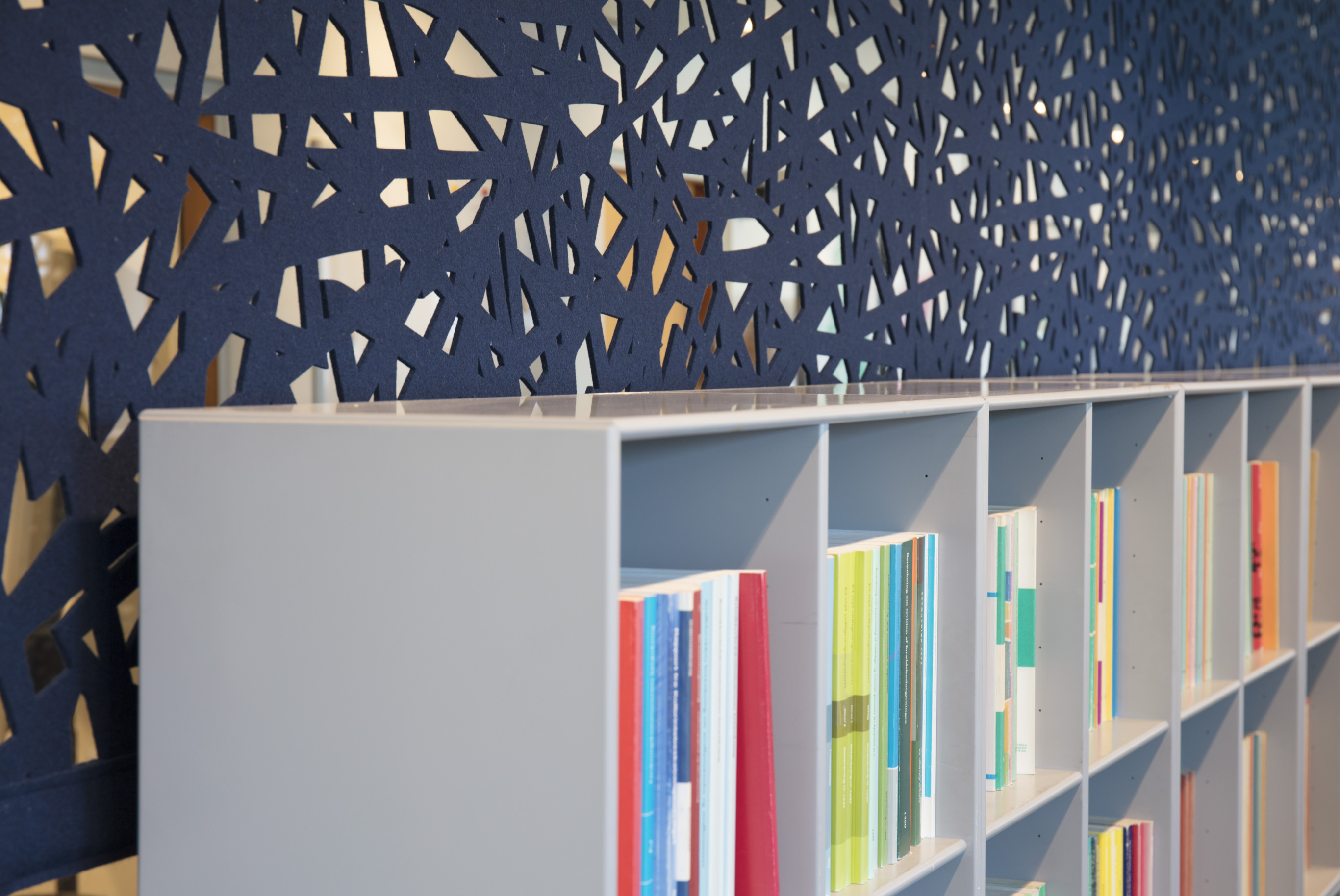 Økonomi og indenrigsministeriet, CoverSingle, fraster, filt, cover, rumafskærmning, roomdivider, akustik, uld filt, inspiration, design, indretning, afskærmning, filt på glas,