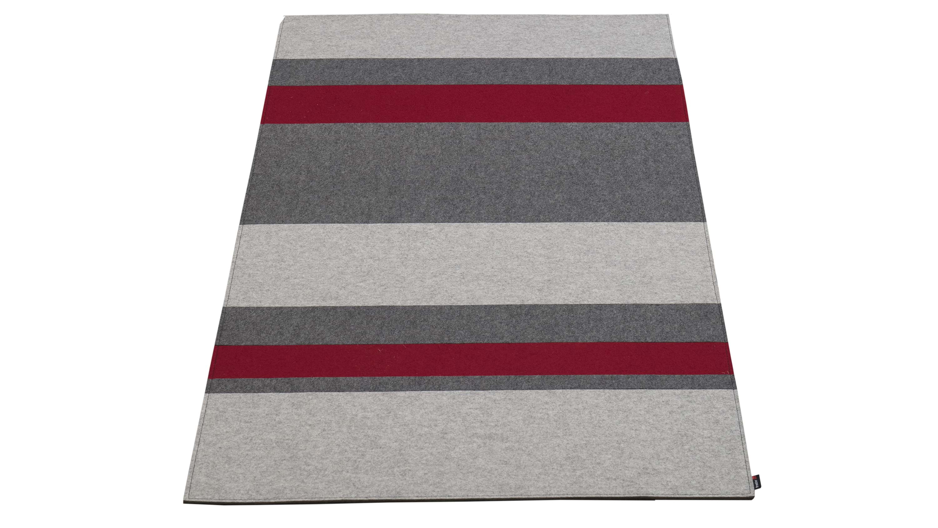 Et bestemt Handel Klappe Design dine filt tæpper med striber. Mange flotte filt farver.