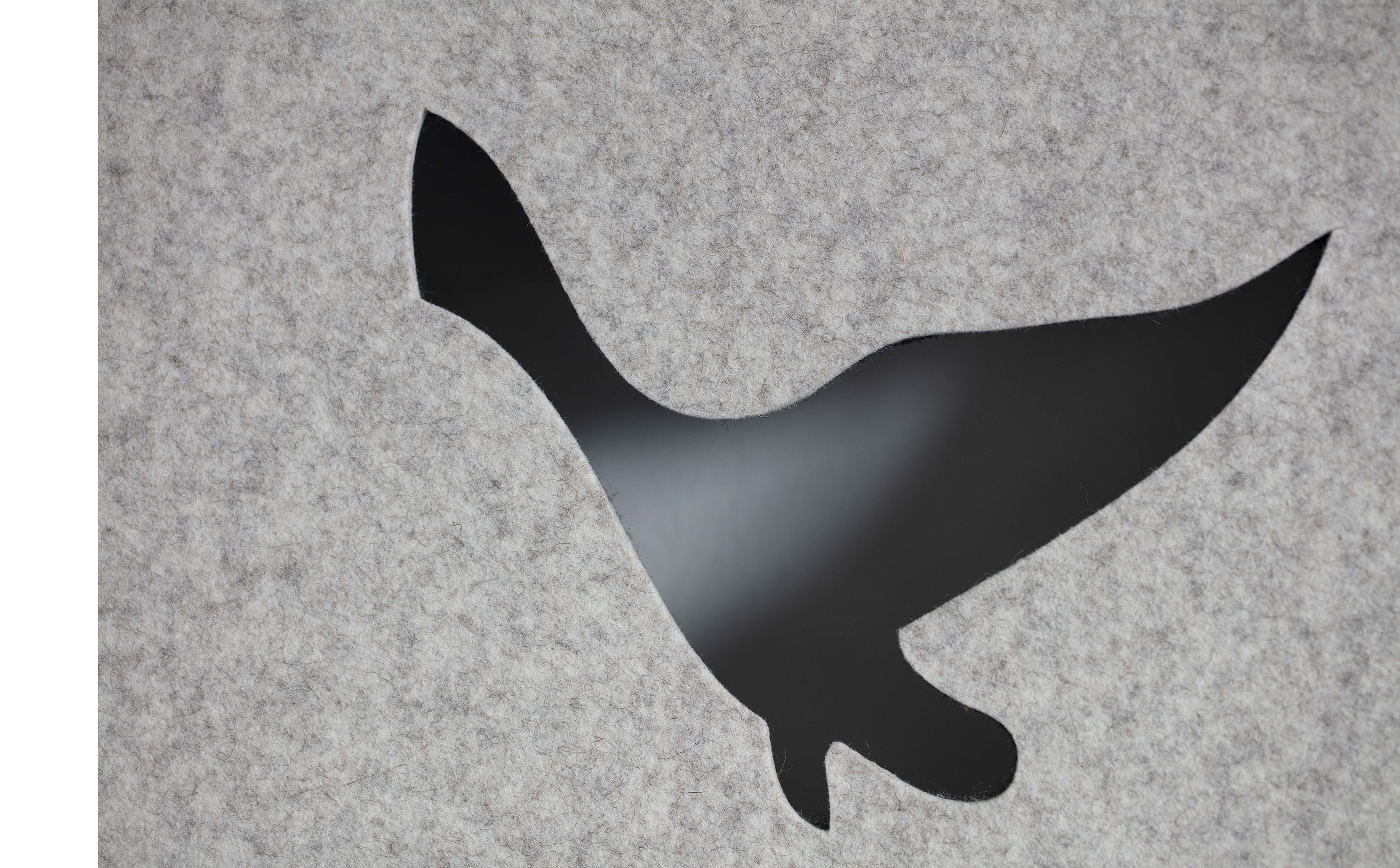 Filt gardin med fugle udskæringer på kontor (2)