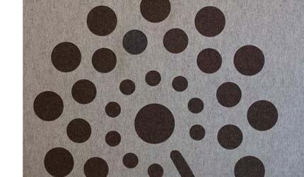 PinDot design tavle i filt på stress klinik (3)