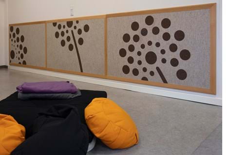 PinDot design tavle i filt på stress klinik (4)