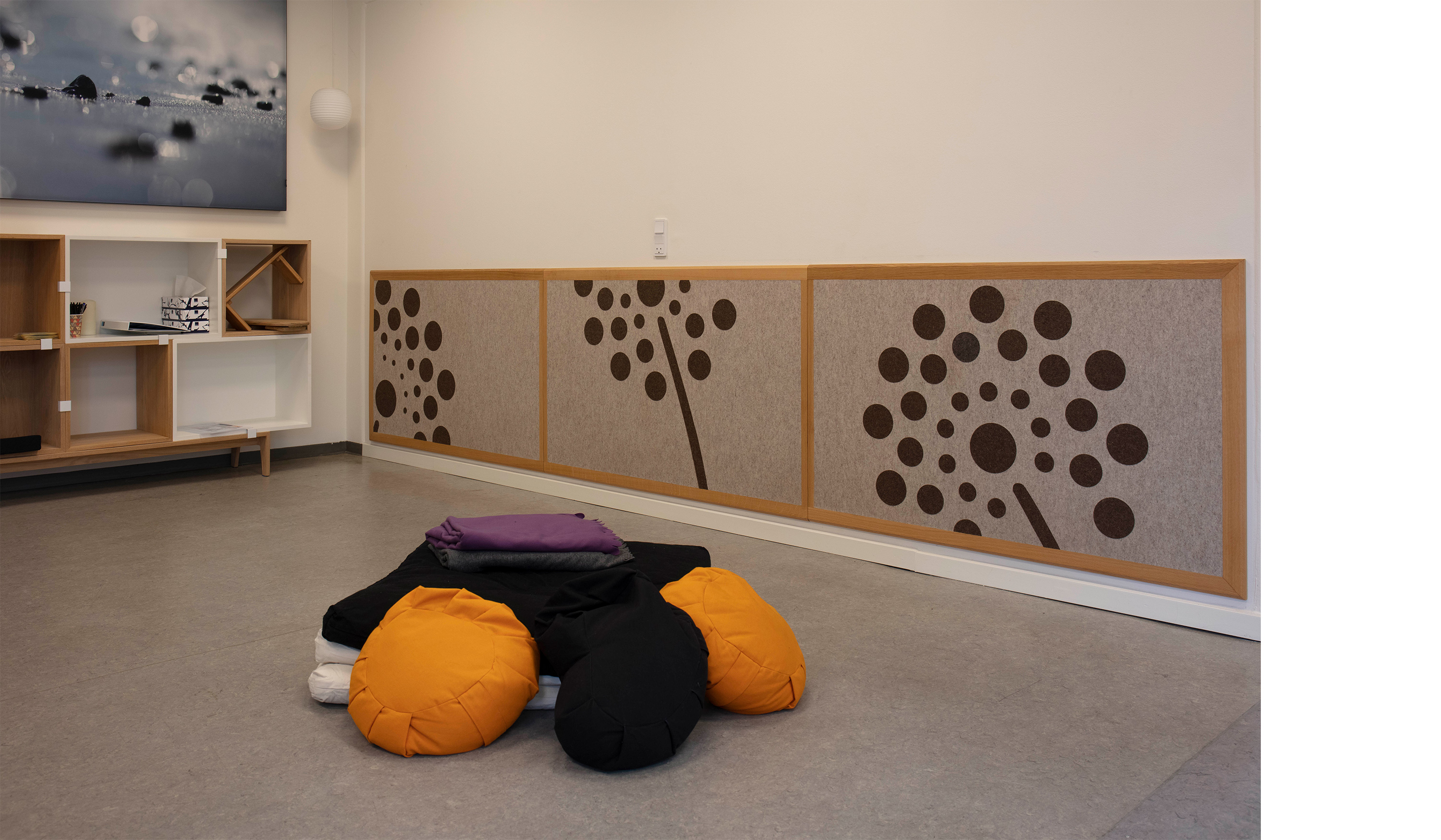 PinDot design tavle i filt på stress klinik (8)