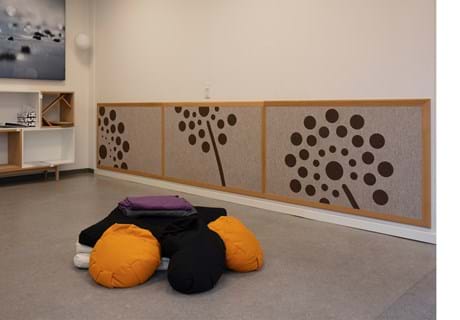 PinDot design tavle i filt på stress klinik (8)