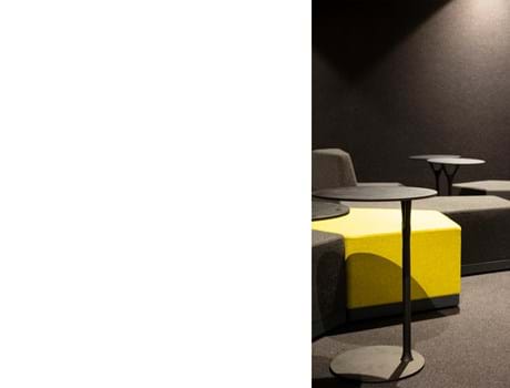 Fraster filt på væg i bibliotek