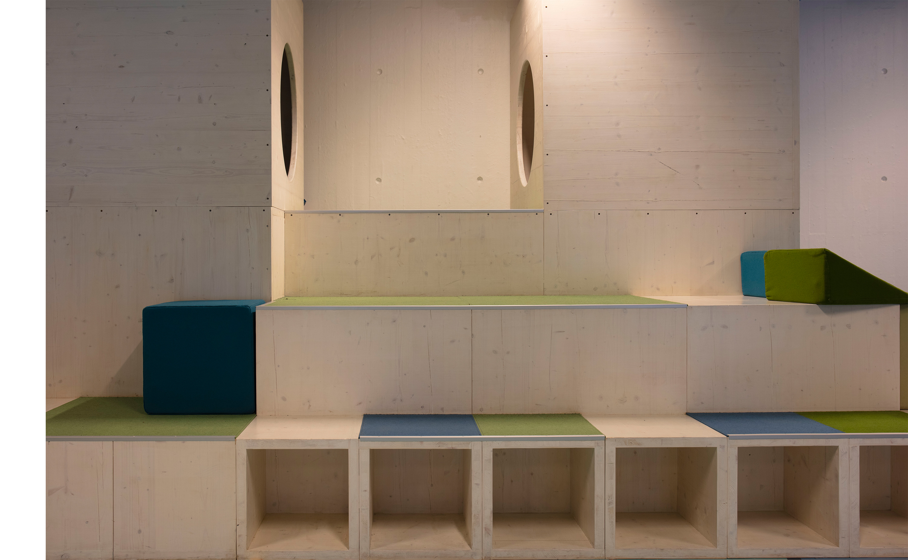 Filt på kasser, Magleblik skole