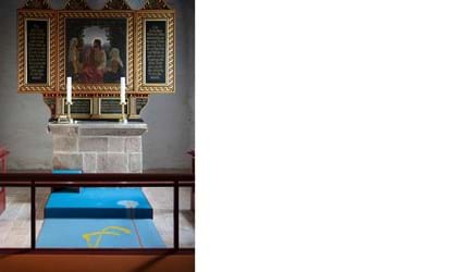 Kunstnerisk altertæppe i filt skallerup kirke