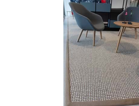 Afpasset tæppe kvalitet Almadi i lounge