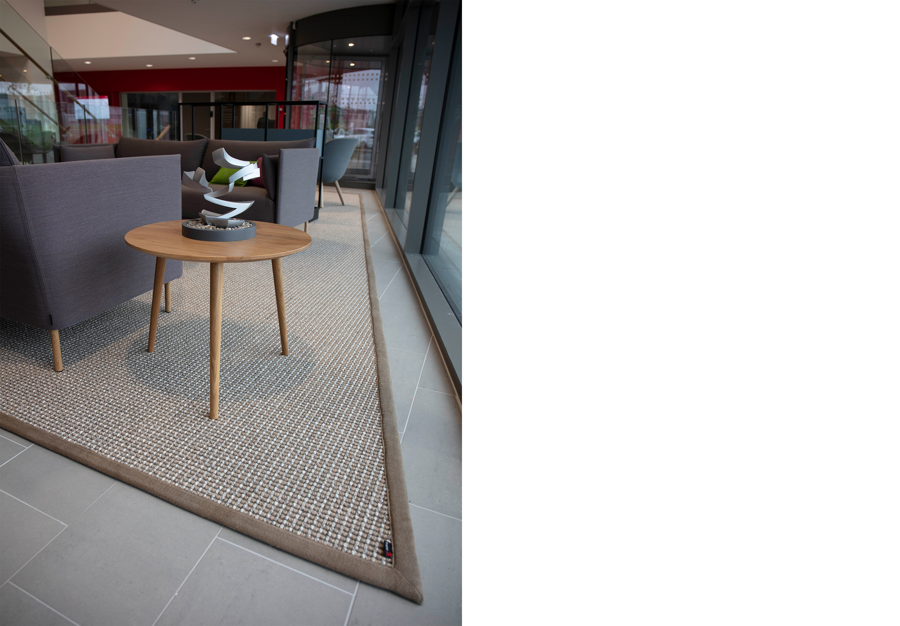 Afpasset sisal tæppe kvalitet Almadi i lounge