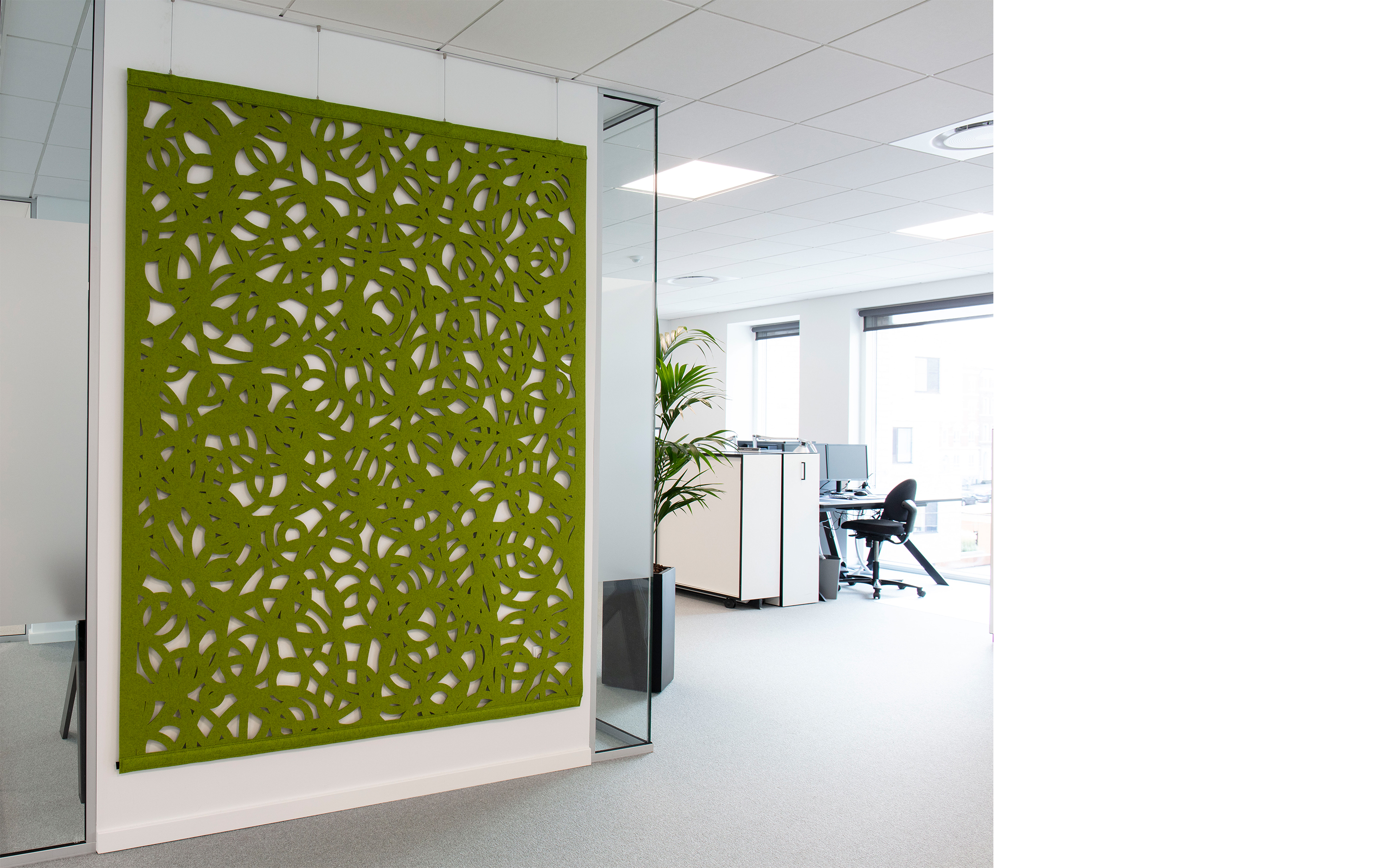 lydæmpning med Cover i filt med udskæringer