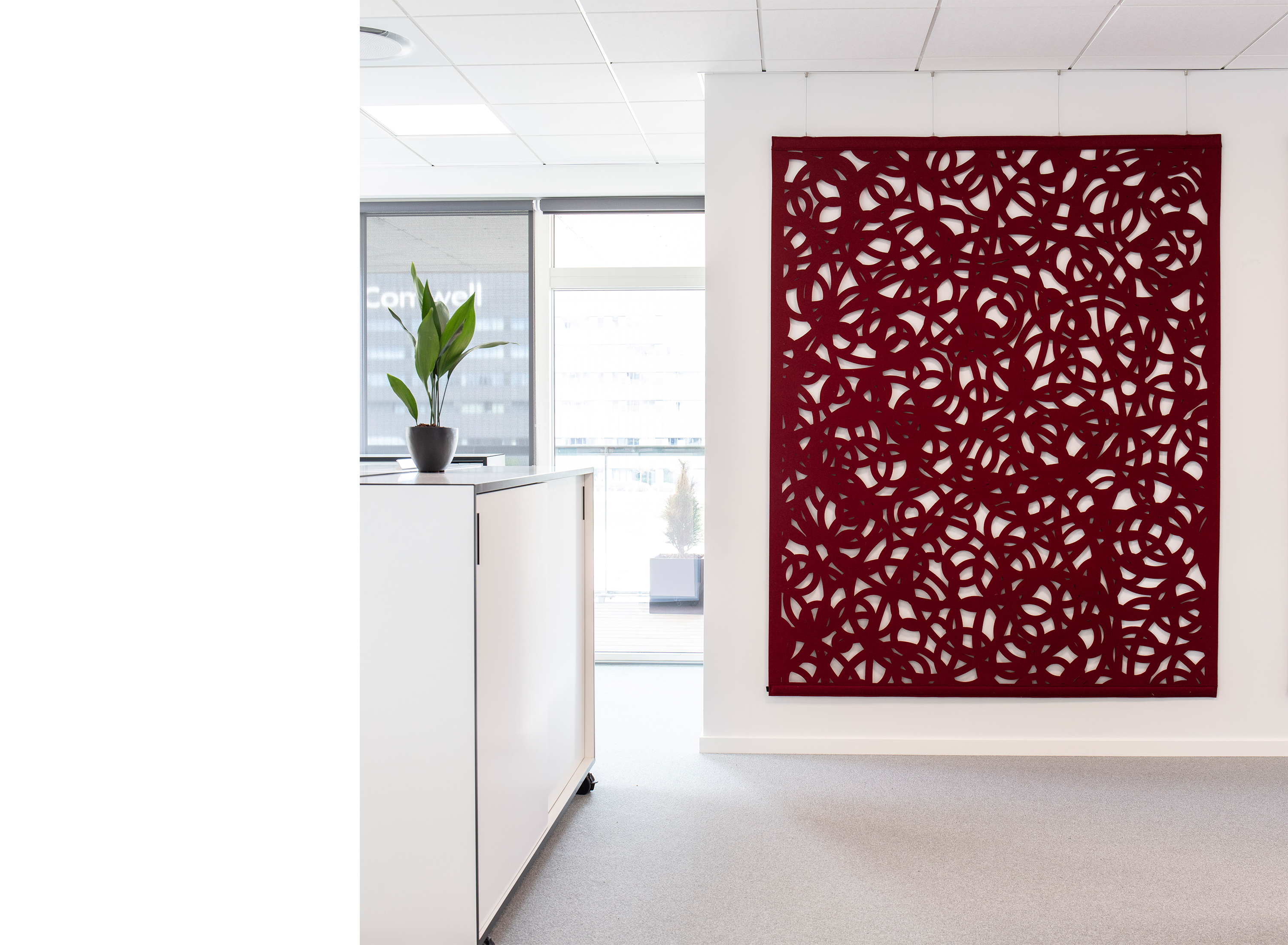 lydæmpning med Cover i filt med udskæringer