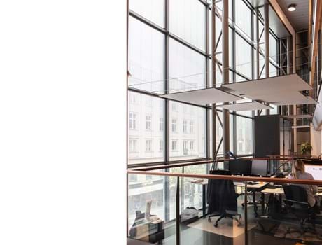 1 Akustikmodul TwisterPlus nedhængt fra loft hos Food Folk