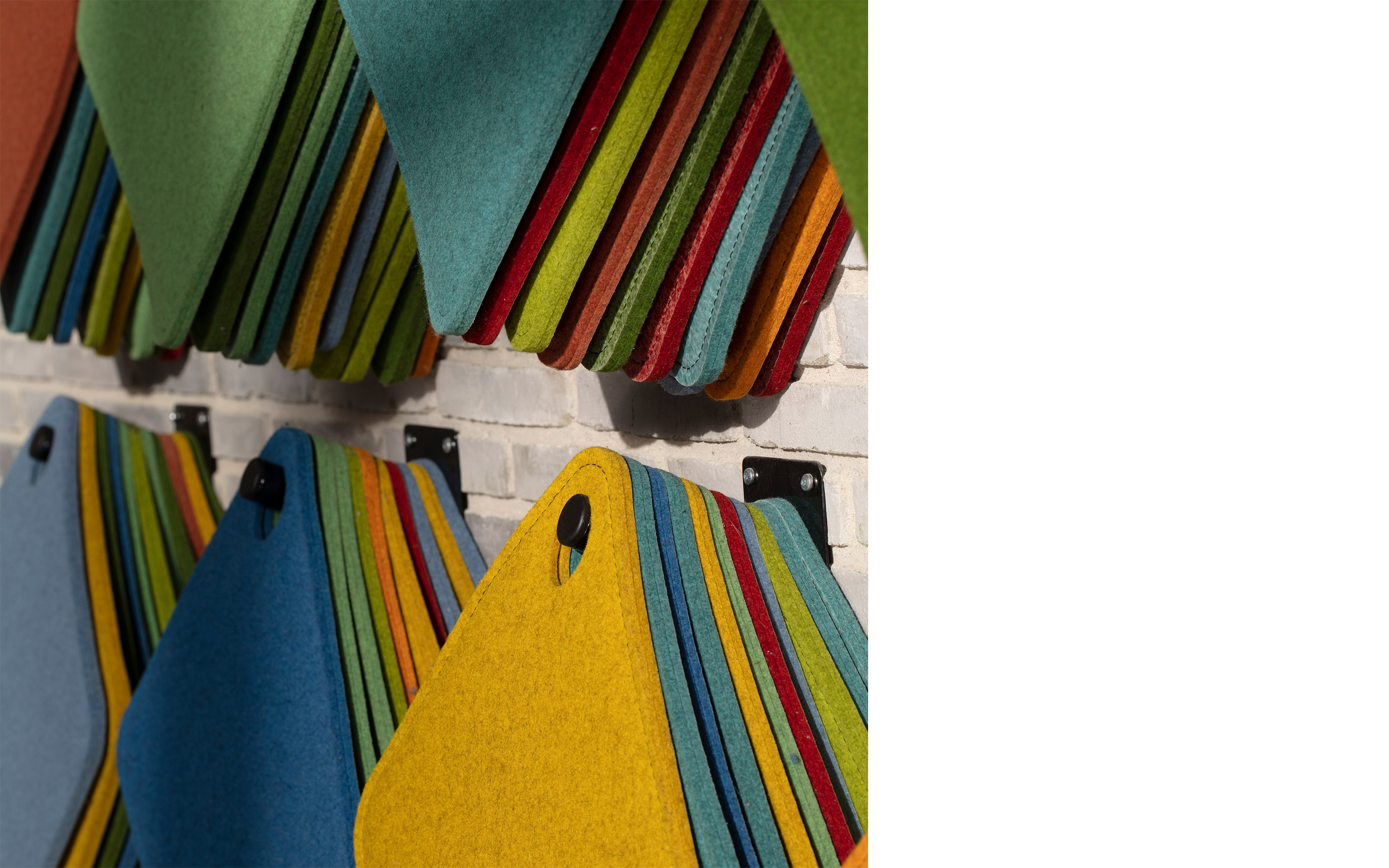 Bjørlien skole filtsæder på trappe (2)