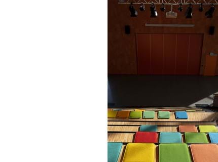 Bjørlien skole filtsæder på trappe (4)