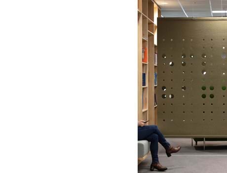 CoverSingle rumdeler i filt nedhængt fra loft