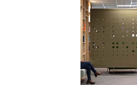 CoverSingle rumdeler i filt nedhængt fra loft