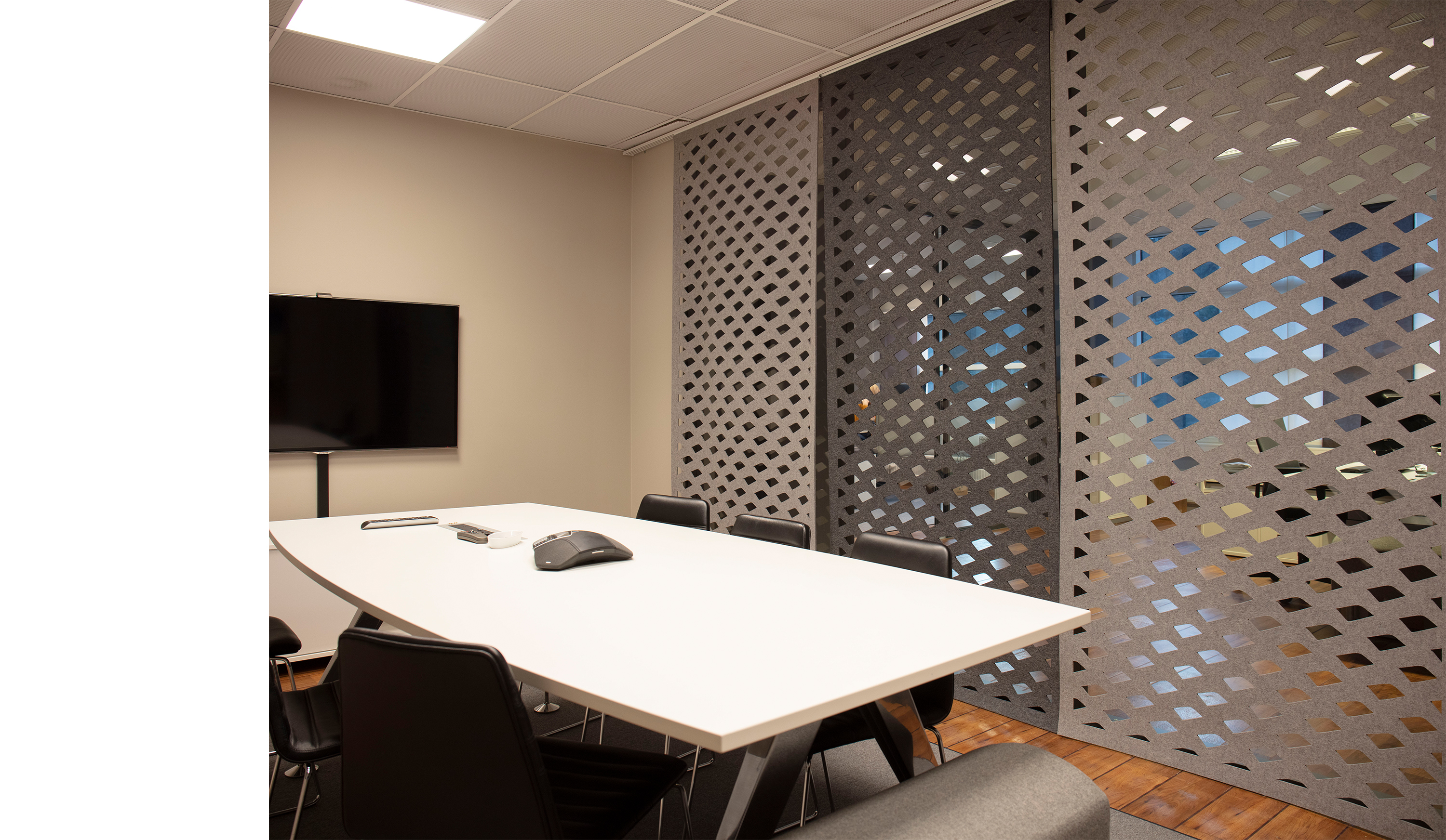 3,  Covers rumafskærmning og akustikmoduler i filt