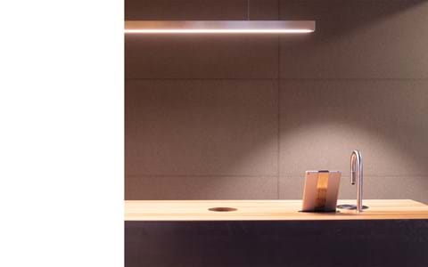 3, Fraster filt opklæbet på væg