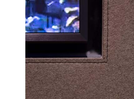 5, Fraster filt opklæbet på væg