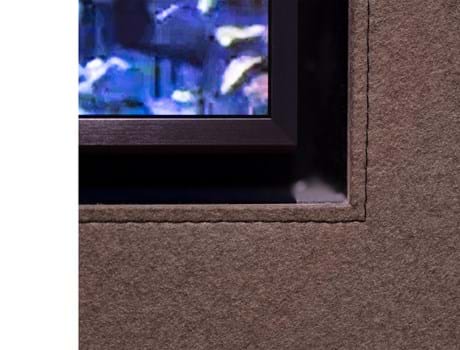 5, Fraster filt opklæbet på væg