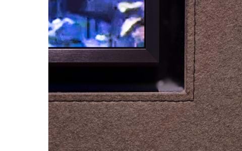 5, Fraster filt opklæbet på væg