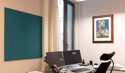 Opslagstavle med filt, TInghuset i Oslo (1)