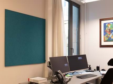 Opslagstavle med filt, TInghuset i Oslo (1)