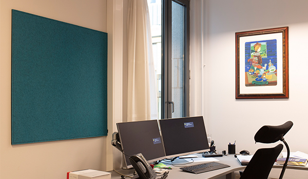 Opslagstavle med filt, TInghuset i Oslo (4)