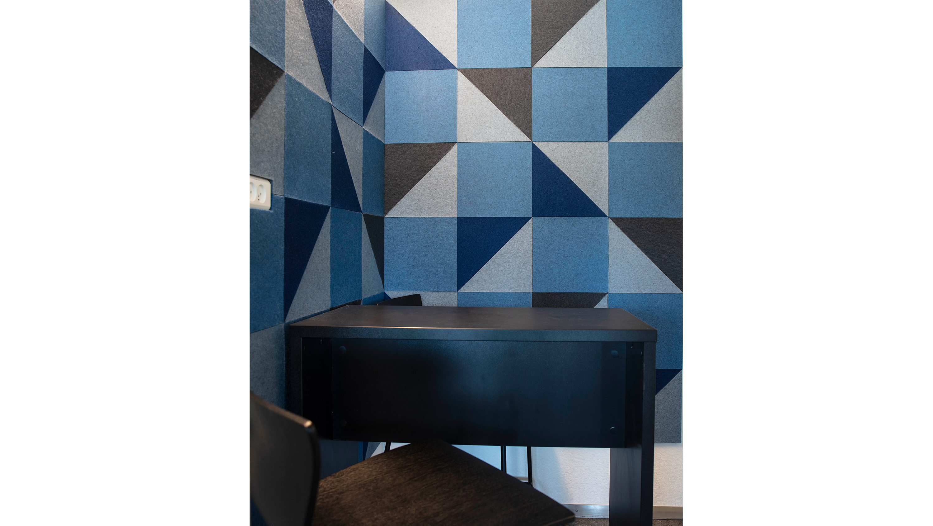 Brix filt udsmykning, Odense universitet 1.