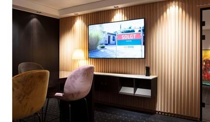 5- DanBolig, filt på væg.