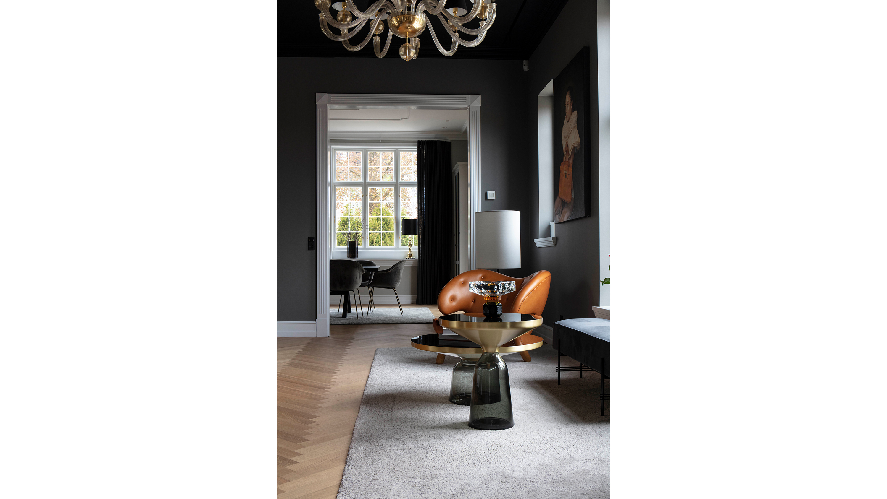 slide, Nemba 2429 i bar lounge.jpg