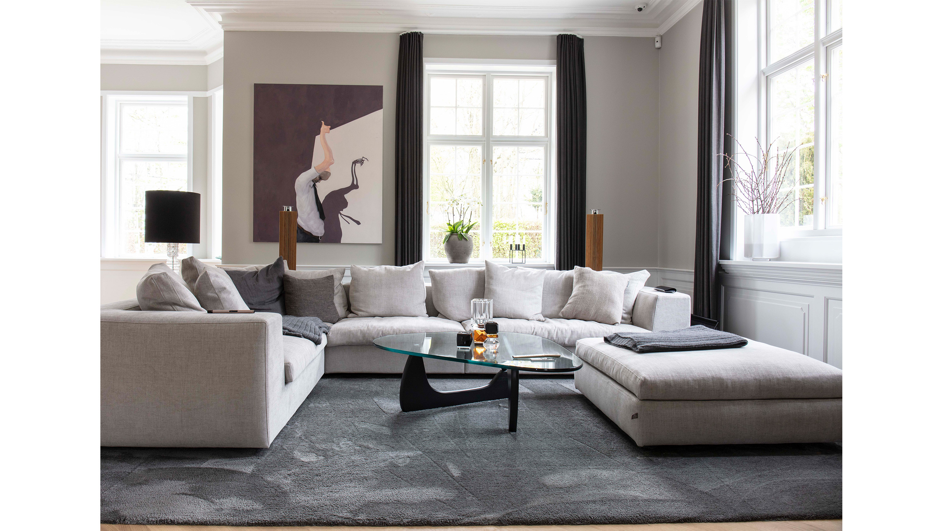 slide, Taurus 1910 afpasset tæppe under sofa.jpg