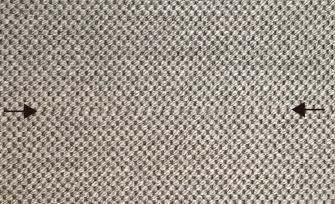 Vej samling af to tæpper med svejsning, kan der ske en lille forskydning af mønstret i tæppet.