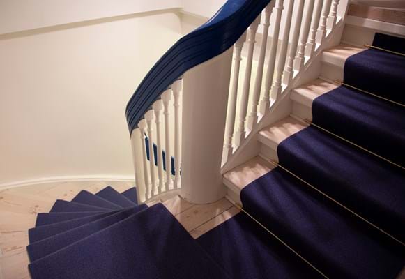 trappeløber, Mellon 839, overlock.jpg